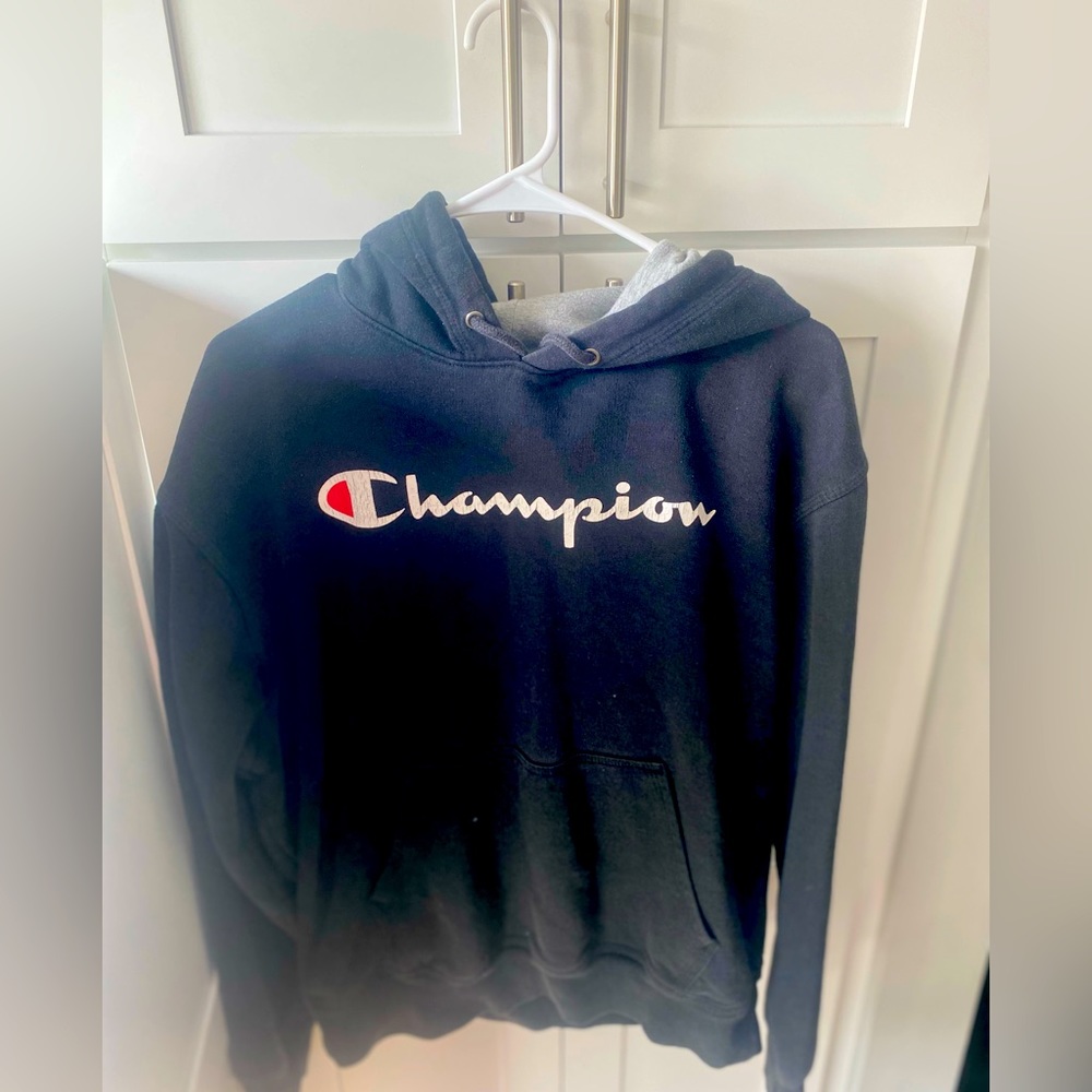 Men’s Champion pullover hoodie. Size Medium